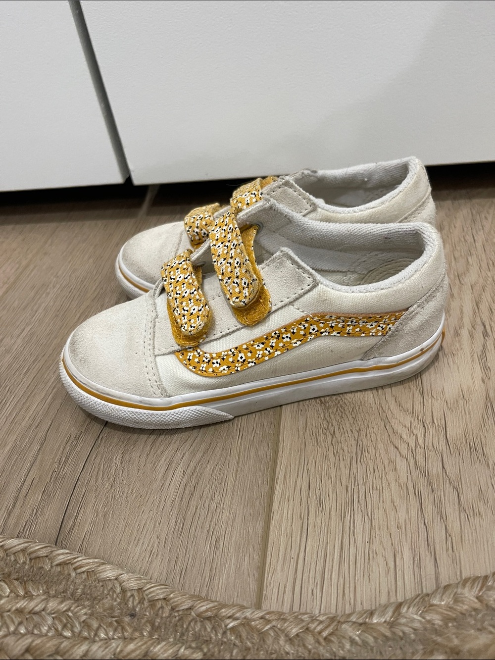 Vans Kids Velcro Sneakers in Cream and Yellow Floral